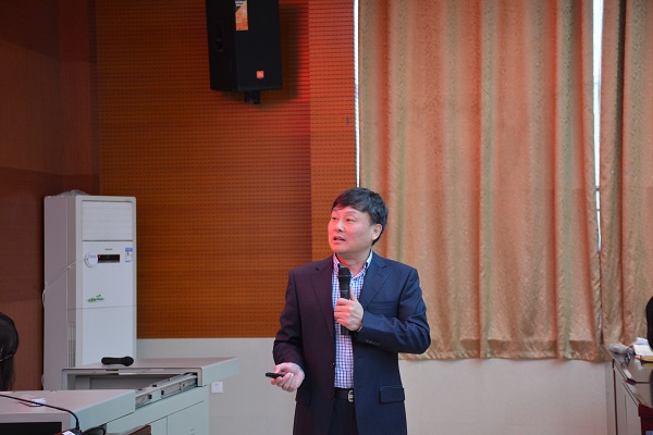 我校著名校友奉向东,蔡小平回母校讲学